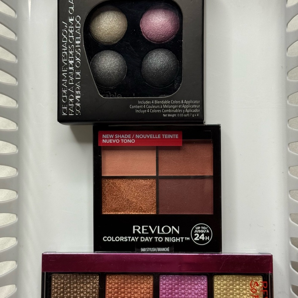 Revlon ColorStay Day to Night Eyeshadow Palette - Black, Gray, Pink, Purple